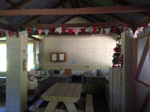 Yackandandah Holiday Park - Accommodation Sunshine Coast 2