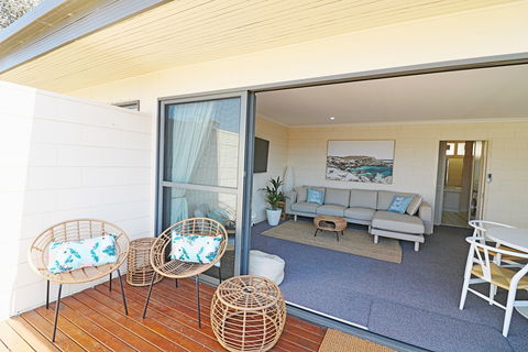 All Decked Out At Penguin Mews - Accommodation Sunshine Coast 0