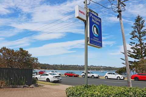 All Decked Out At Penguin Mews - Accommodation Sunshine Coast 8
