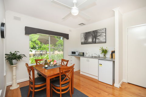 HAHNDORF LODGE - Accommodation Sunshine Coast 5