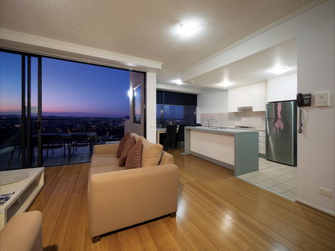 Oaks Brisbane On Margaret Suites - Accommodation Sunshine Coast 2