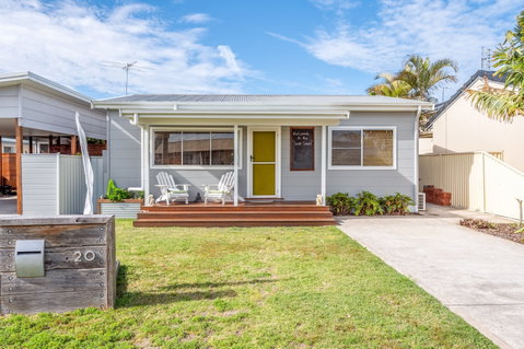 Surf Shack - Accommodation Sunshine Coast 0