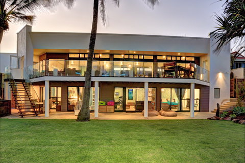 ZEN Beach Retreat - Accommodation Sunshine Coast 3