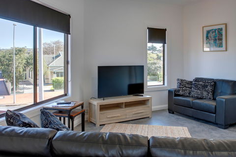 AART Apartments - Accommodation Sunshine Coast 2