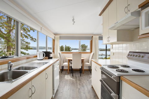Beauty Point Holiday House - Accommodation Sunshine Coast 1