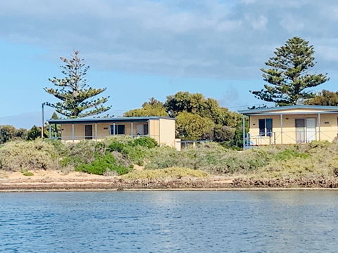 Venus Bay Beachfront Tourist Park - Accommodation Sunshine Coast 2