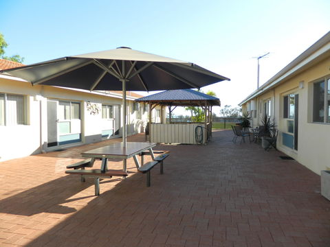 API Pelican Beach Front Apartments Kalbarri - Accommodation Sunshine Coast 2