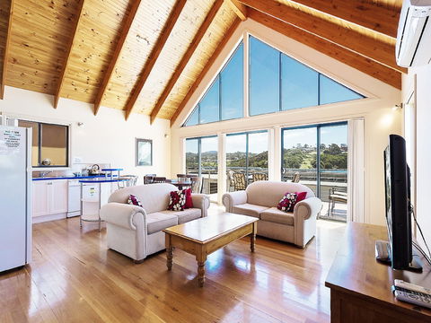 Snug Cove Villas - Accommodation Sunshine Coast 1