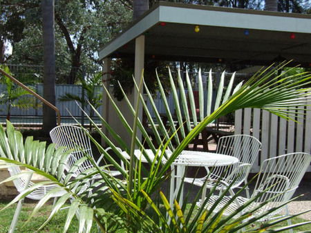 Avalon Holiday Units - Accommodation Sunshine Coast 2