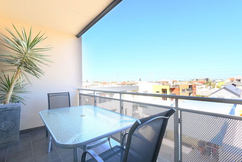 Antonas Verandah Apartments - Accommodation Sunshine Coast 2