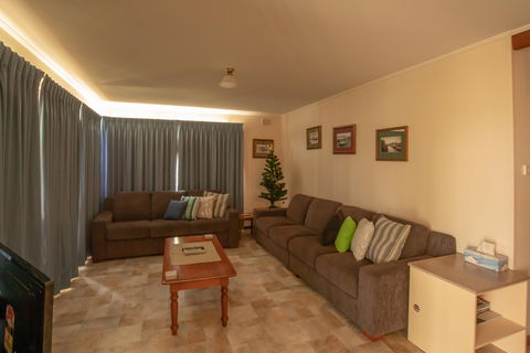 78  River Lane Mannum -River Shack Rentals - Accommodation Sunshine Coast 2