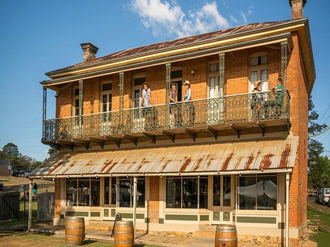 Hosies - Accommodation Sunshine Coast 0