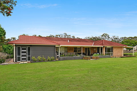 Nulkaba House - Accommodation Sunshine Coast 0
