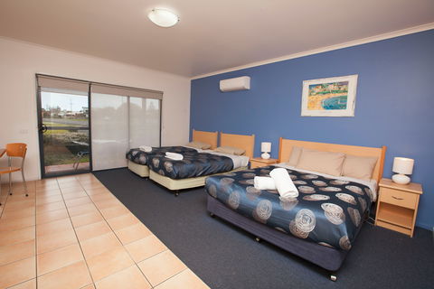 Seaview Motel And Apartments - Accommodation Sunshine Coast 2