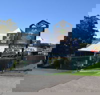 The Oaks Hotel Motel - Accommodation Sunshine Coast