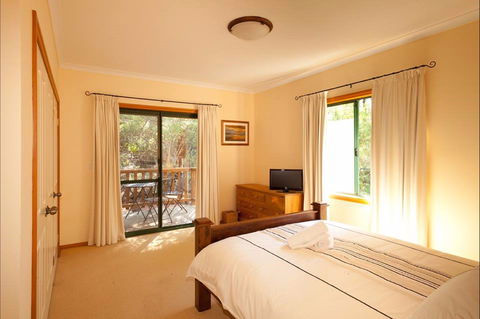 Woodfern Lodge - Accommodation Sunshine Coast 0