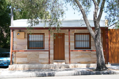 Australia Street Cottage - Accommodation Sunshine Coast 0