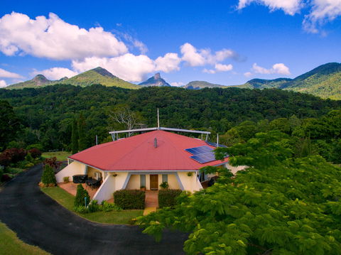 A View Of Mount Warning Bed And Breakfast - Accommodation Sunshine Coast 1