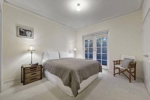 Cottage Retreat/Shady Cottage - Accommodation Sunshine Coast 2