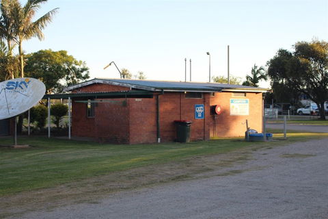 Grafton Greyhound Racing Club Caravan Park - Accommodation Sunshine Coast 0