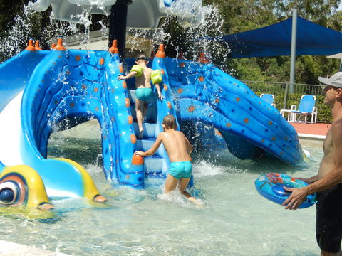Middle Rock Holiday Resort - Accommodation Sunshine Coast 1