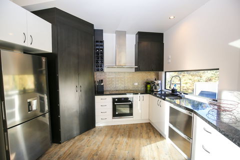 Northern Exposure - Bright - Accommodation Sunshine Coast 2