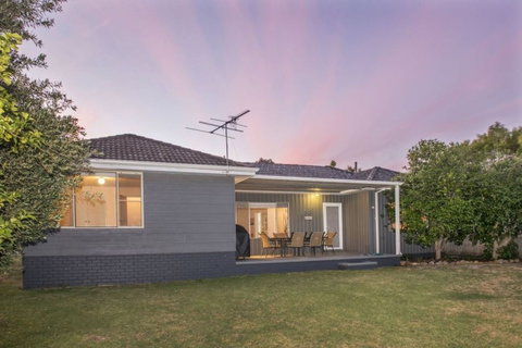 Swell Shack - Accommodation Sunshine Coast 0