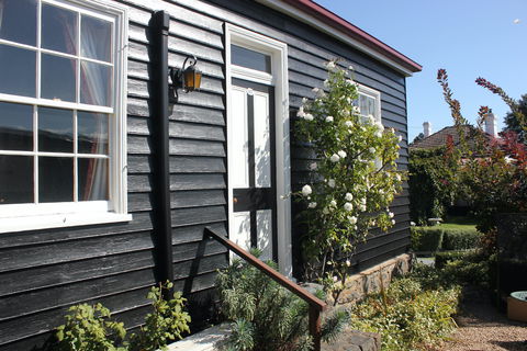 Alice's Cottages - Accommodation Sunshine Coast 1