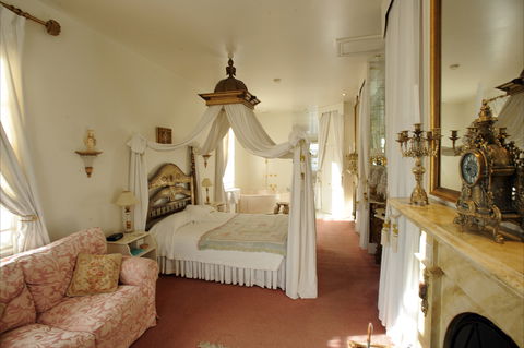 Alice's Cottages - Accommodation Sunshine Coast 2