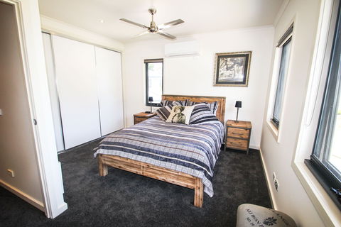Avignon In Bright - Accommodation Sunshine Coast 0