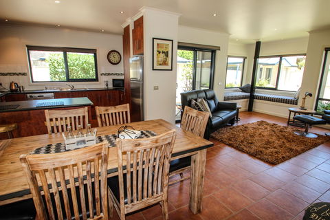 Avignon In Bright - Accommodation Sunshine Coast 1