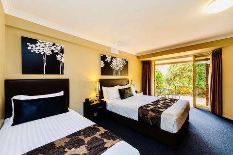 Best Western PLUS Ambassador On Ruthven - Accommodation Sunshine Coast 1