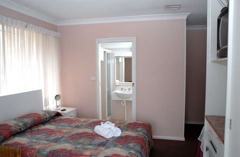 Blue And White Lodge - Accommodation Sunshine Coast 1