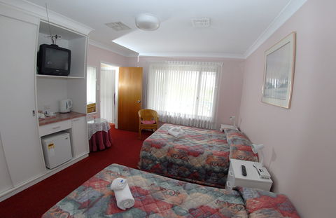 Blue And White Lodge - Accommodation Sunshine Coast 2
