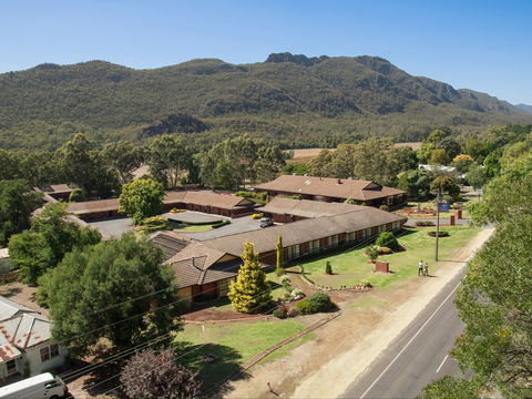 Country Plaza Halls Gap - Accommodation Sunshine Coast 1