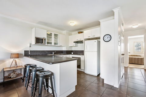 Dockside Holiday Apartments - Accommodation Sunshine Coast 2