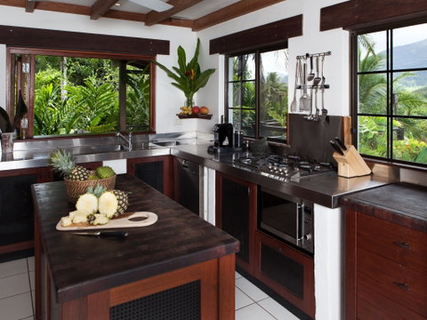 Executive Retreats - Shangri-La - Accommodation Sunshine Coast 2