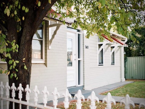 Gipps Street Cottage - Open - Accommodation Sunshine Coast 1