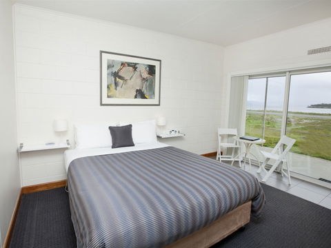 Hotel Bruny - Accommodation Sunshine Coast 1