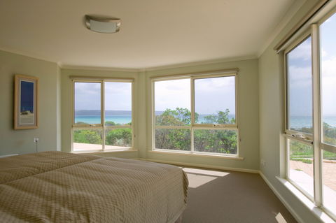 Island Beach Lodge - Accommodation Sunshine Coast 1
