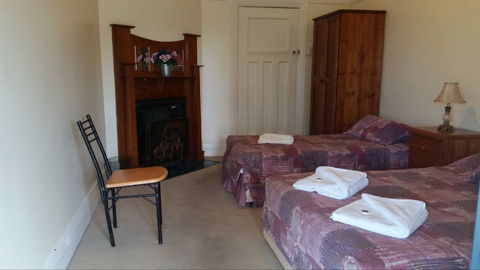 Kitchener Hotel - Accommodation Sunshine Coast 2