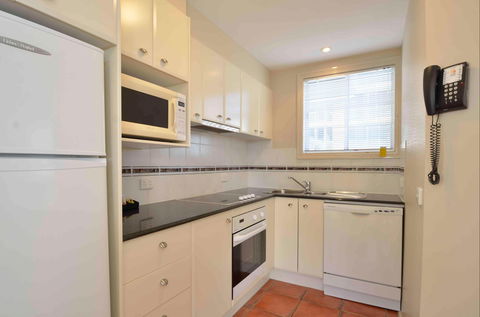 Myconos Resort - Accommodation Sunshine Coast 1