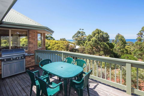 Ocean House - Accommodation Sunshine Coast 1