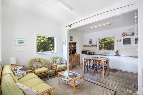 Retro Cottage - Accommodation Sunshine Coast 2