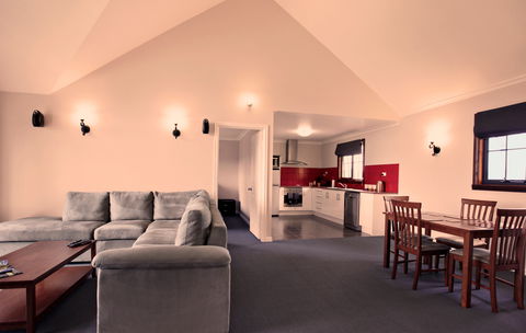 Scarlet Woods Chalet - Accommodation Sunshine Coast 1