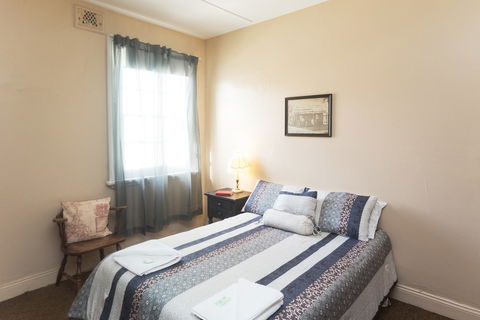 Southern Railway Hotel - Accommodation Sunshine Coast 2