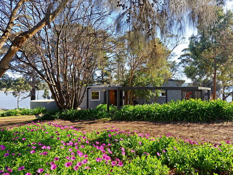 Taylors Bay Cottage - Accommodation Sunshine Coast 0
