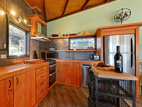Taylors Bay Cottage - Accommodation Sunshine Coast 1