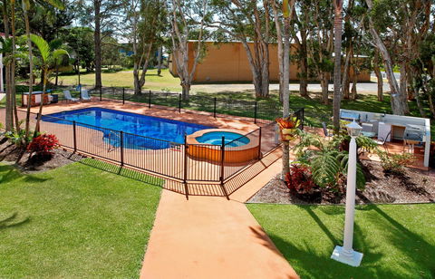 Yamba Aston Motel - Accommodation Sunshine Coast 2