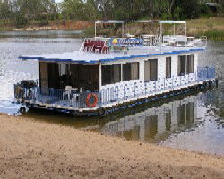 Matahari Houseboats - Accommodation Sunshine Coast 5